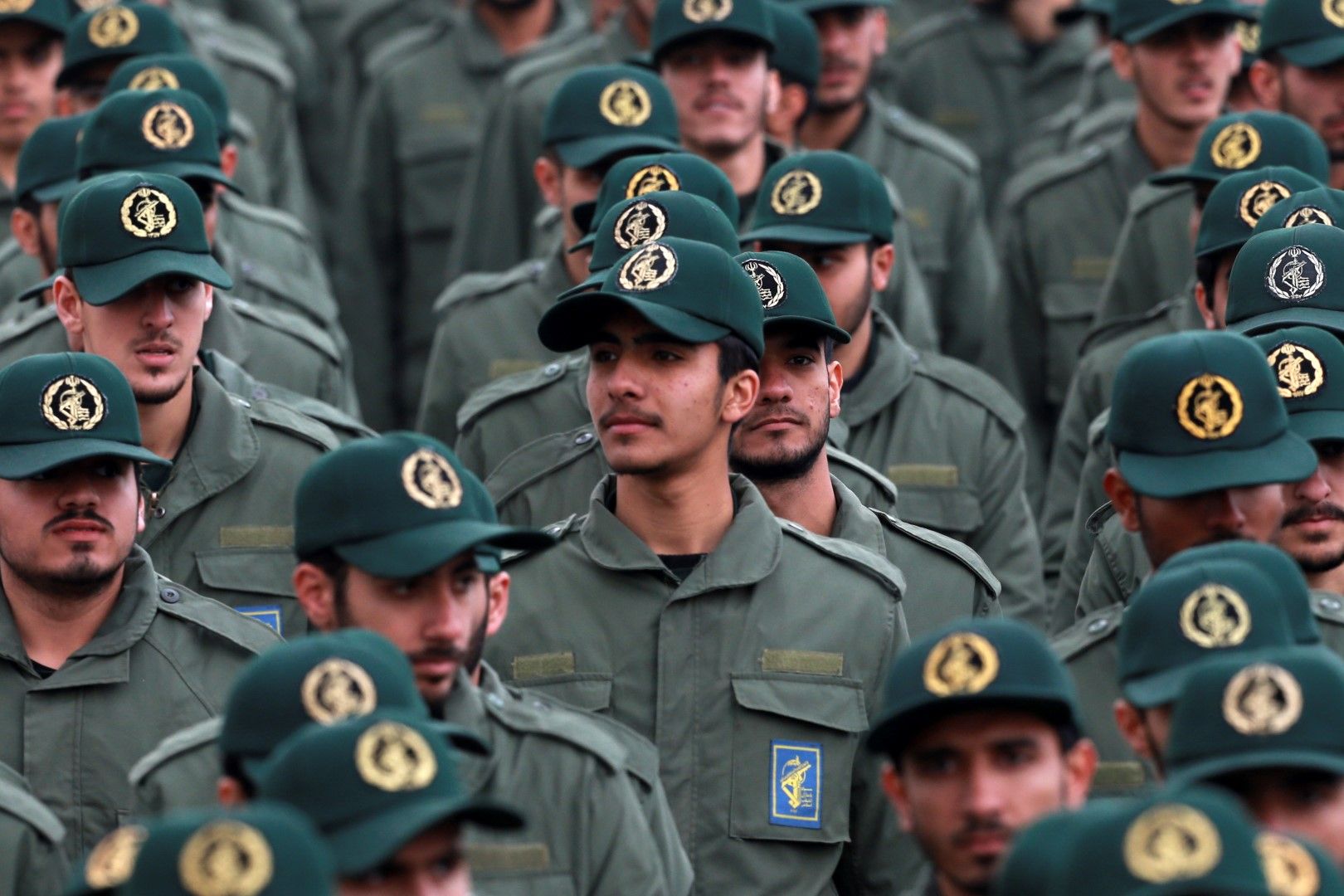 Иранската гвардия е готова да отговори на всяка намеса, каза генерал Хосейн Салами