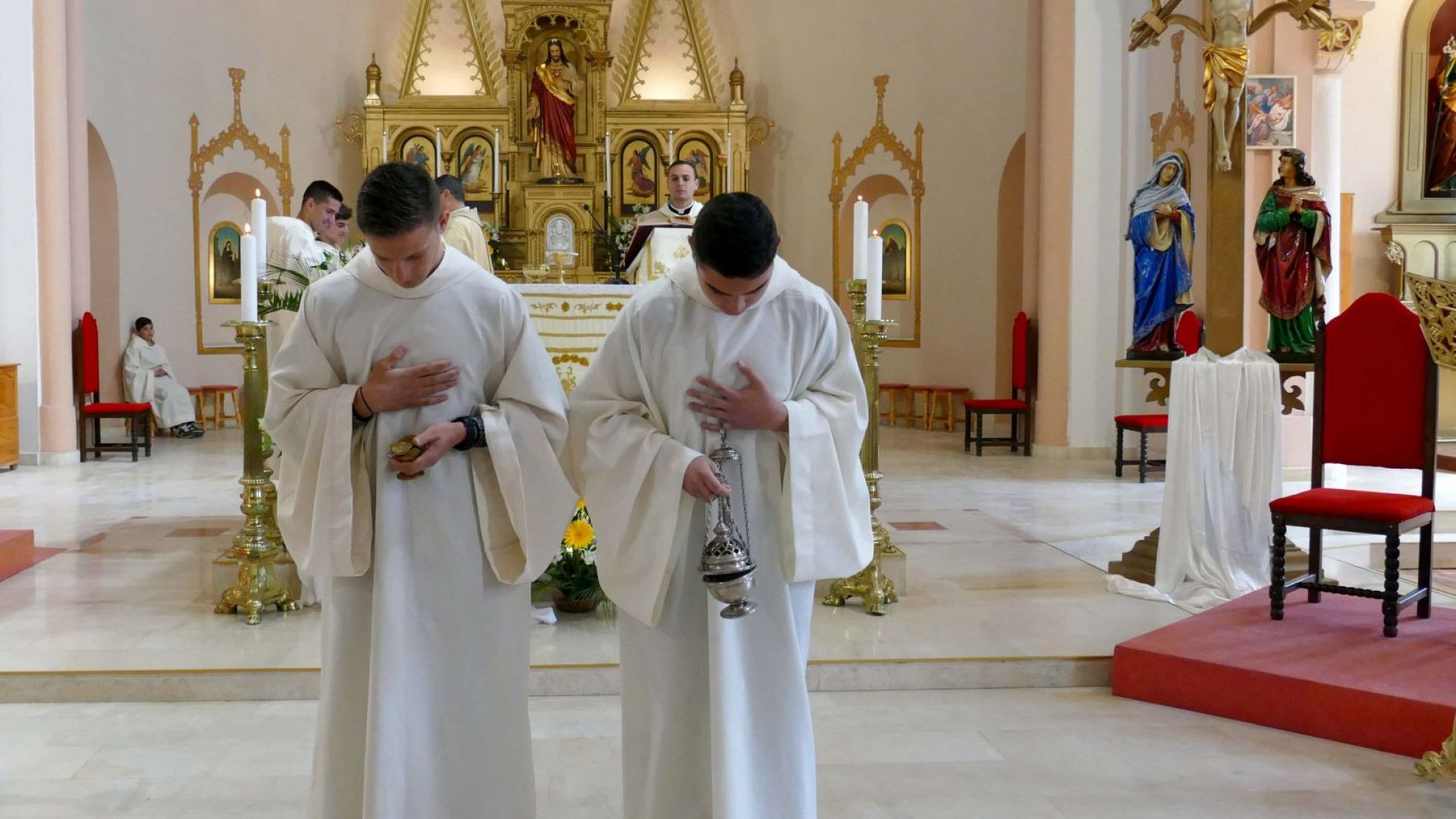 Католицизмът е четвъртото по численост вероизповедание в България след православното