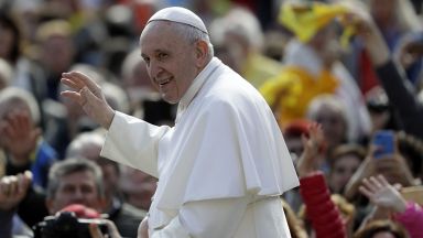 Папа Франциск: Бог да даде мир и благоденствие на България!