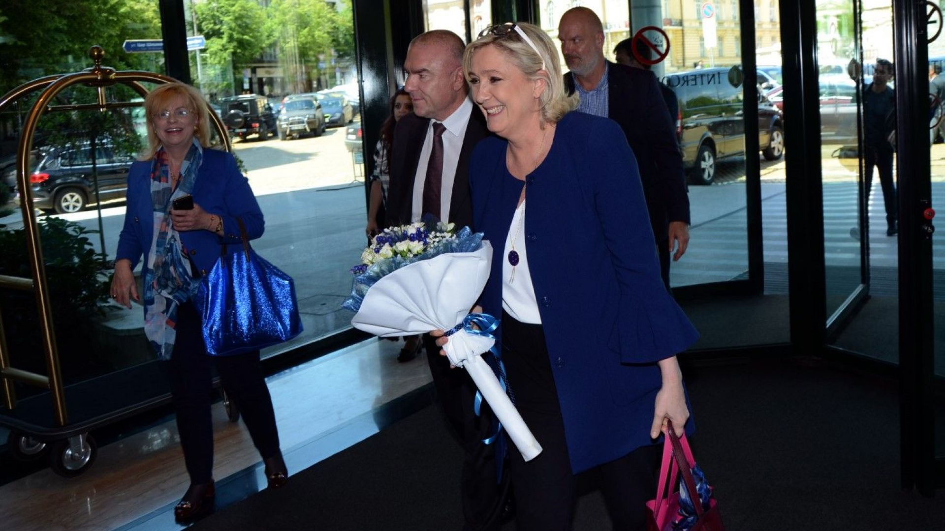 С бурни аплодисменти и ентусиазъм бяха посрещнати лидерът на френския