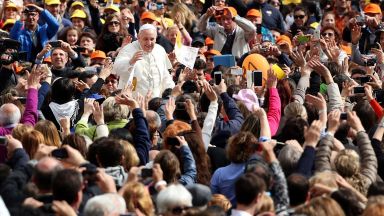  Папа Франциск в България: Ден Първи 