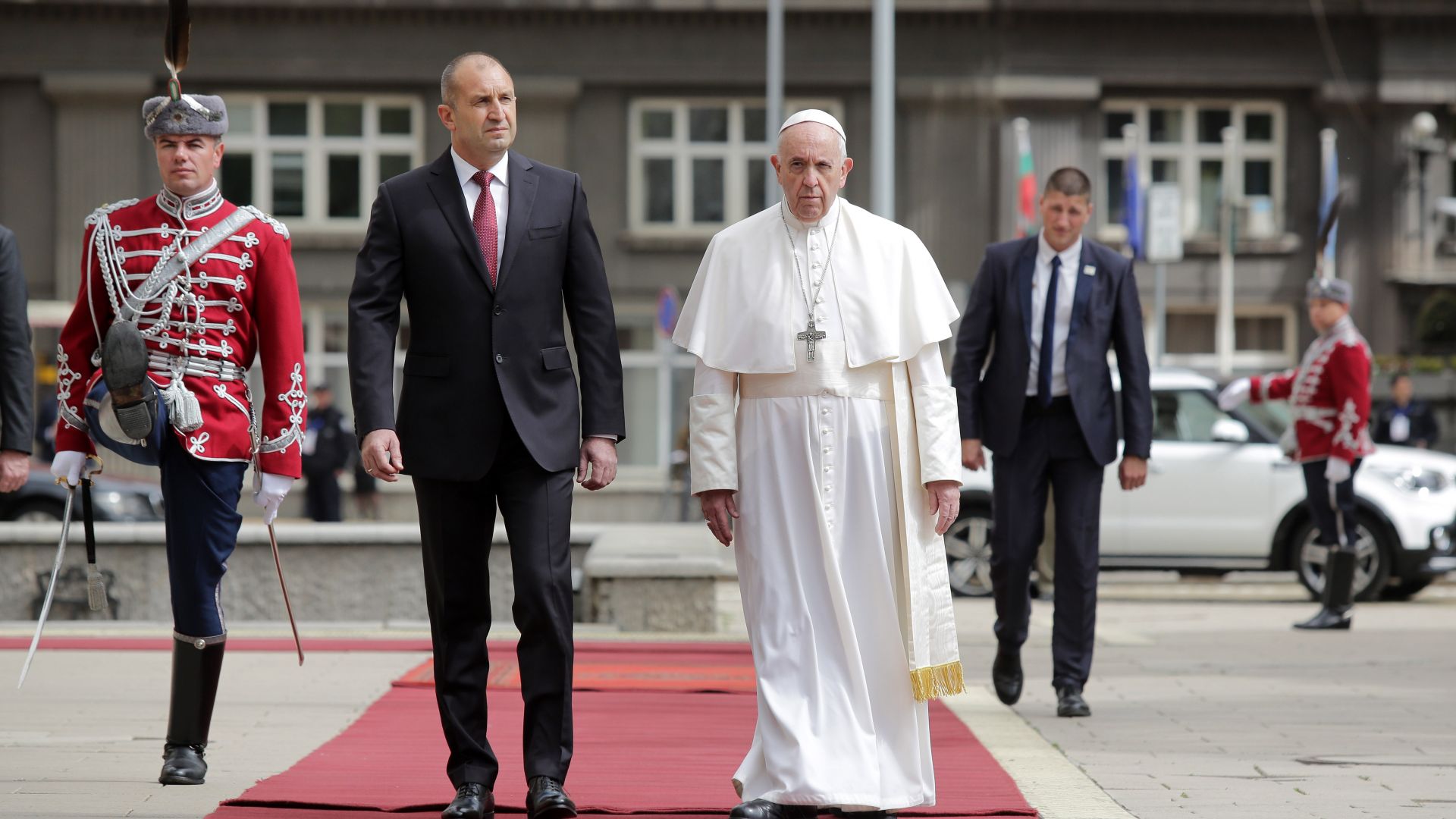 Мотото на апостолическото пътуване на папа Франциск в България е