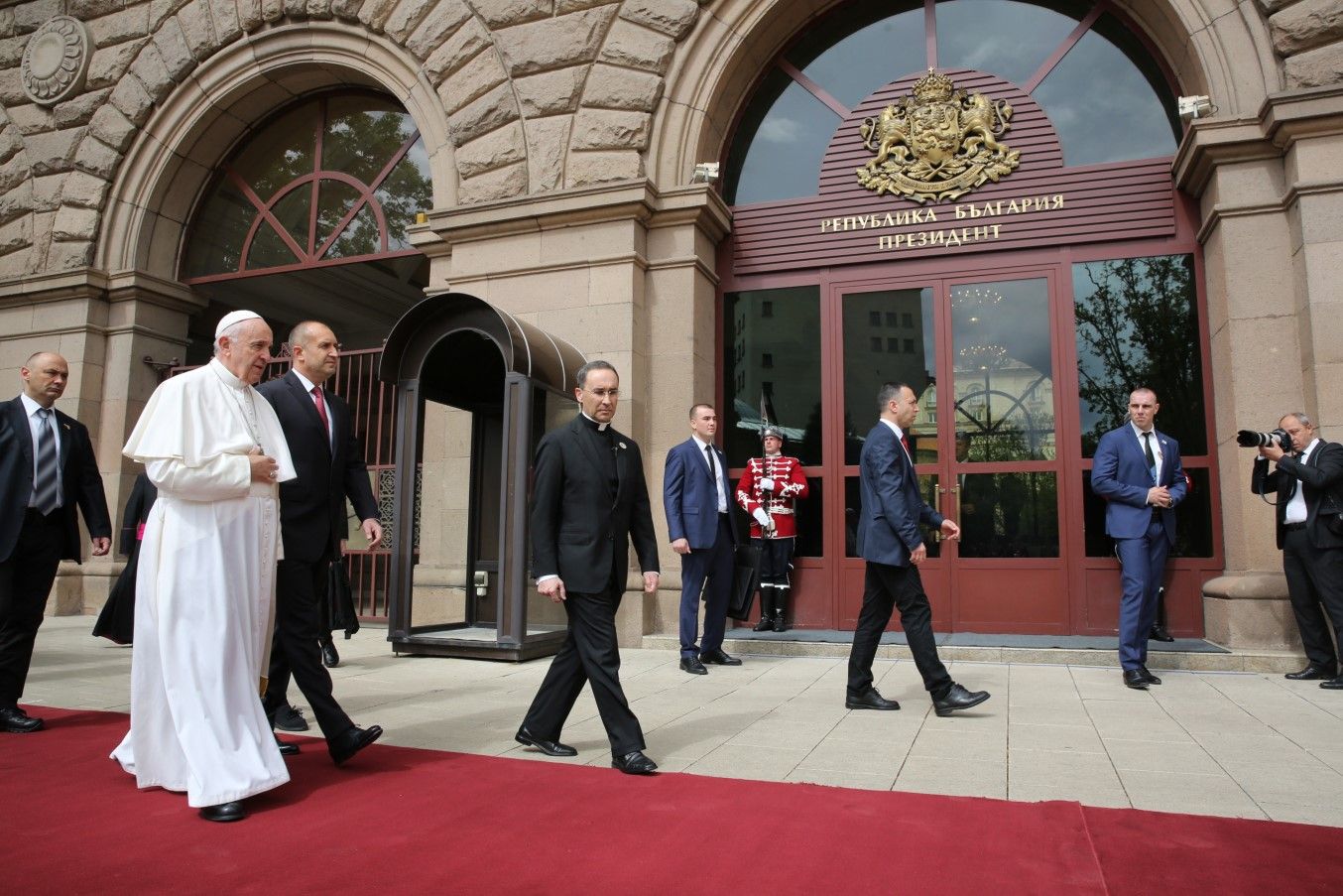 Точно преди една година папата посети България и беше официално посрещнат от Румен Радев