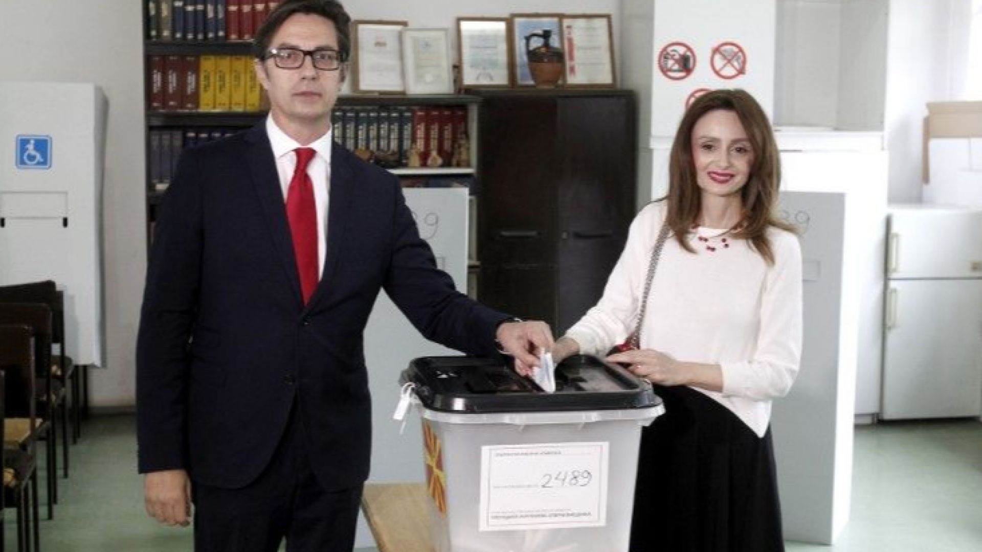 Втори тур на президентските избори в Северна Македония днес Надпреварата