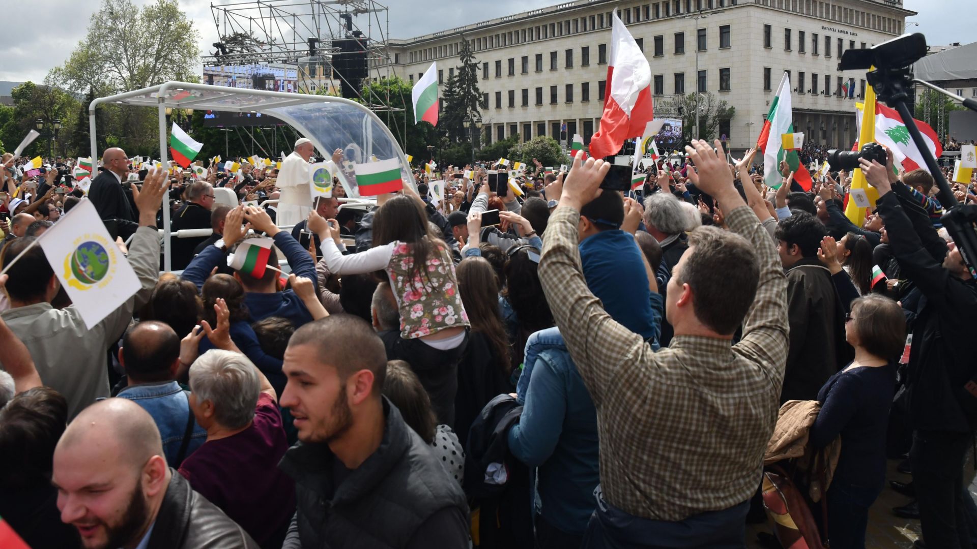Неделната Света литургия на папа Франциск на площад Княз Александър