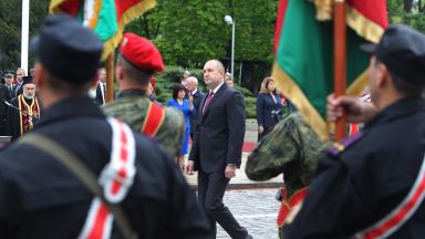 Благословиха бойните знамена на Българската армия