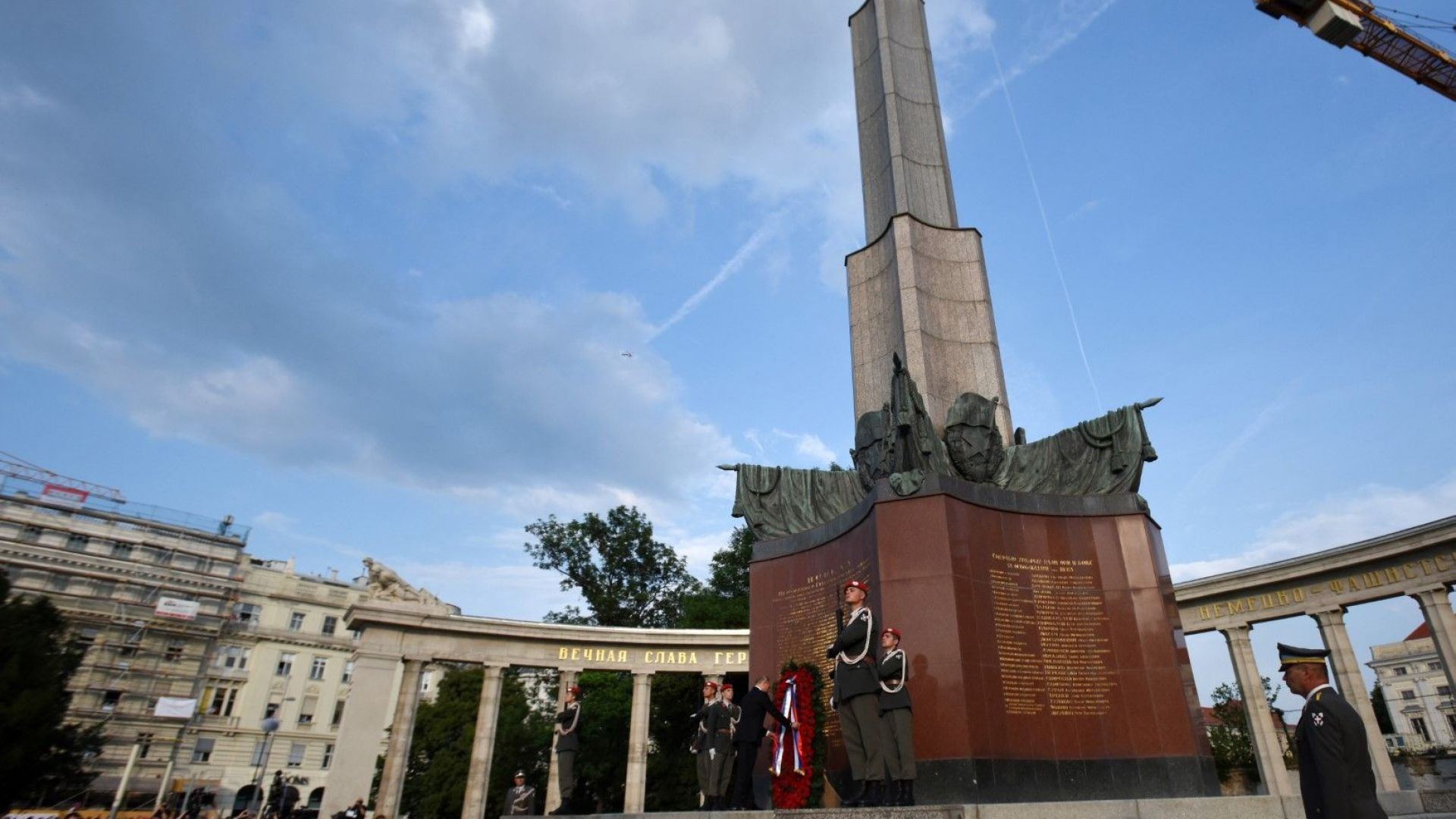 След нееднократни актове на вандализъм срещу паметника на Съветската армия