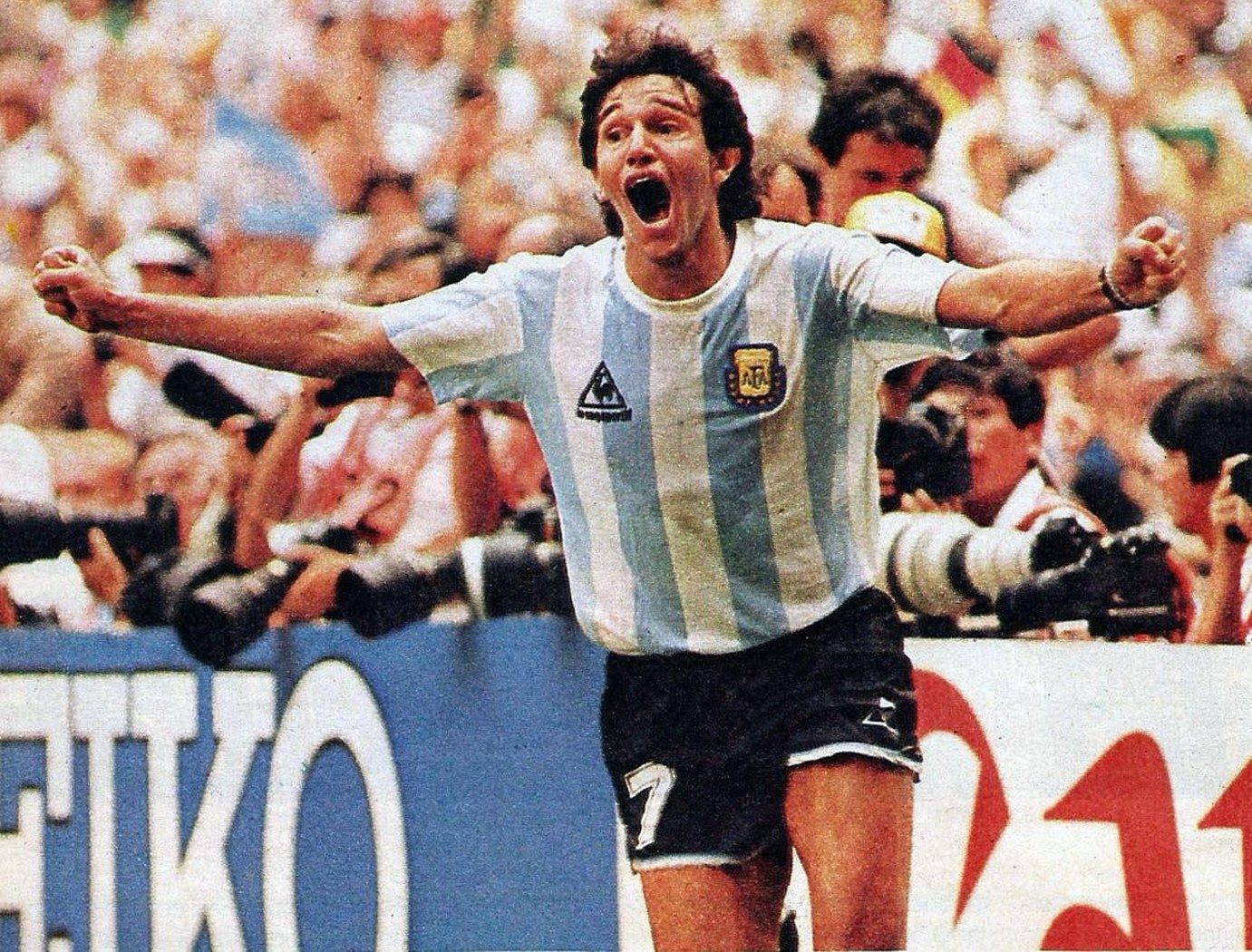 Хорхе Буручaга - легендарният аржентинец ще бъде запомнен с гола си в последните моменти от финала със Западна Германия на Мондиал 1986, с който даде аванс от 3:2 за своите. През 1983-а стана голмайстор на Копа Америка.