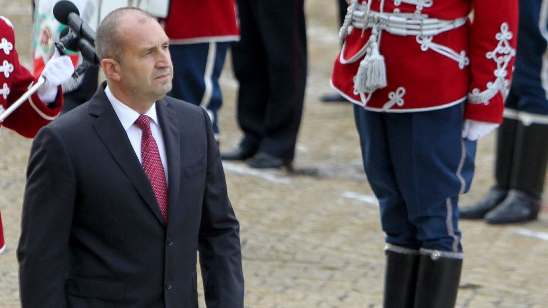 След десетилетия на пренебрежение Българската армия трябва да заеме своето