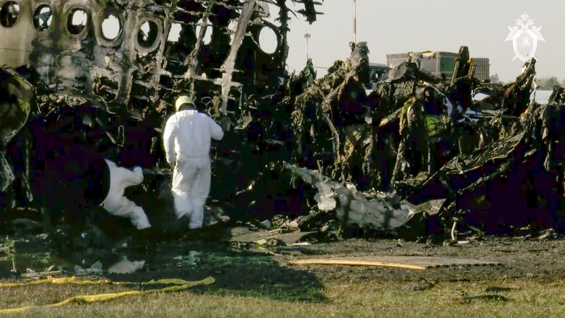 Пътници в горящия руски самолет заснели началото на ужаса (видео)