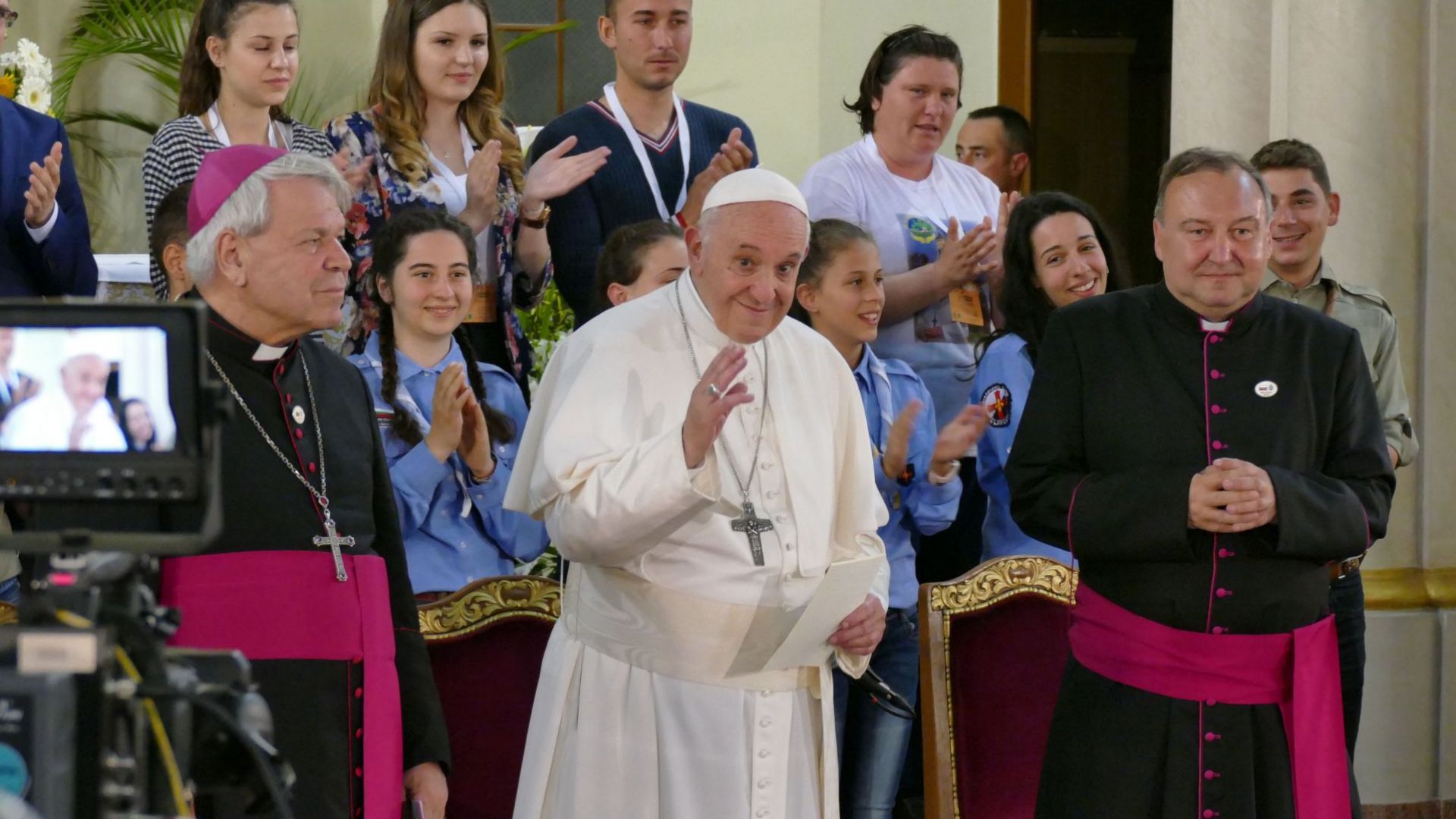 Папа Франциск се срещна днес с католическата общност в Раковски.
