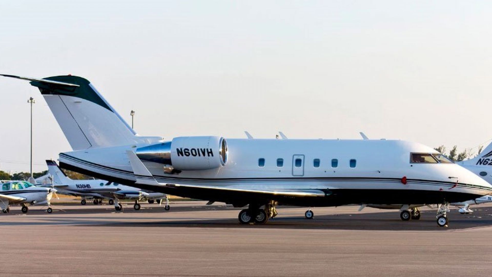 Частен самолет Bombardier Challenger 601 e изчезнал по време на