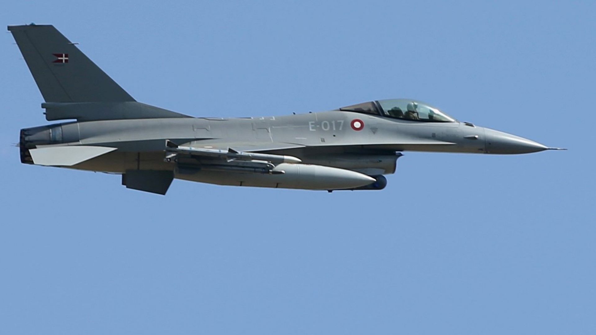Експерт от ВВС: Преговорите за F-16 са обречени на успех, САЩ ще искат плащане наведнъж