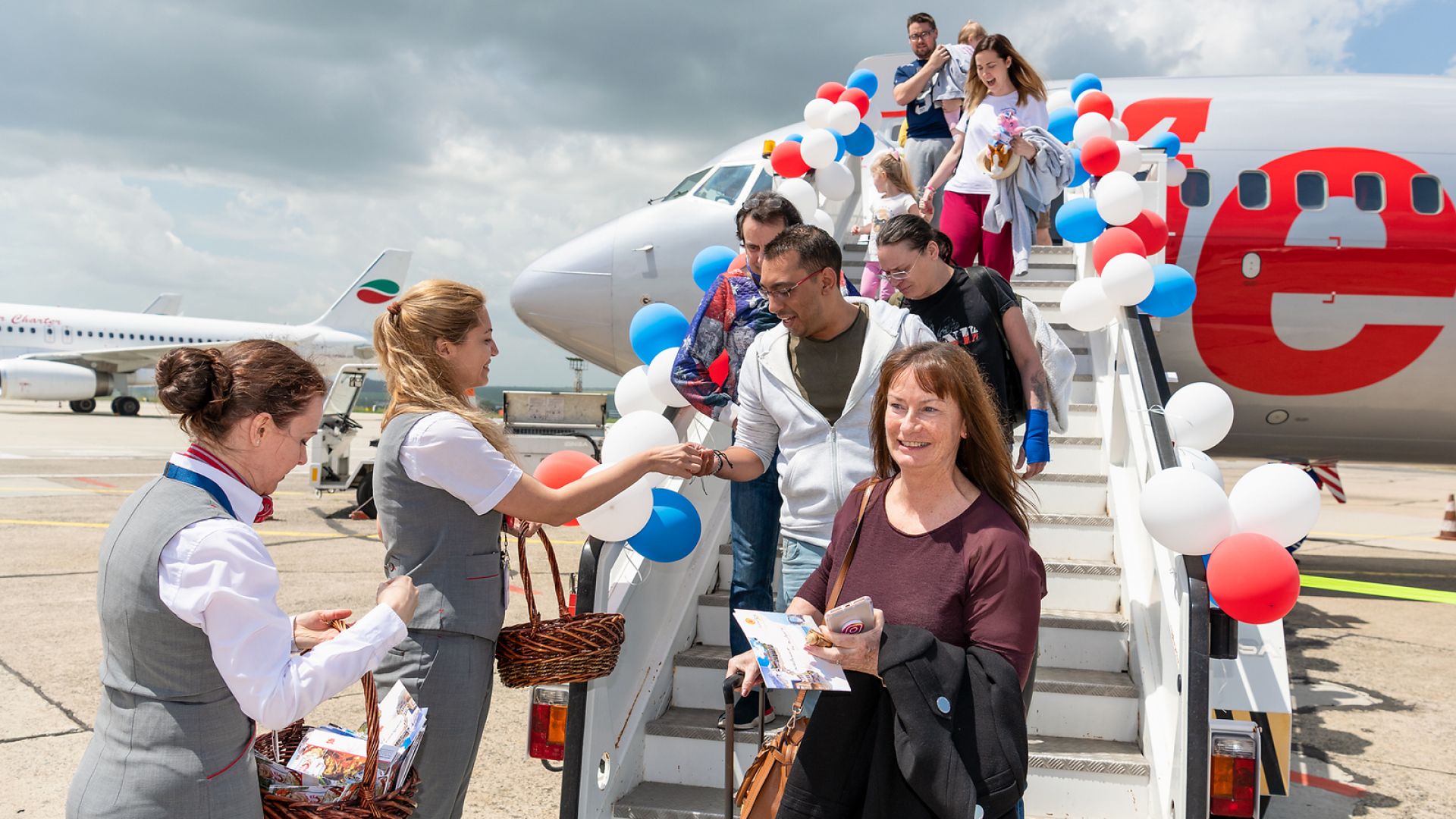 Навръх Гергьовден Jet2 com и Jet2holidays осъществиха първия си полет от