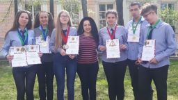 Ученици от Русе се завърнаха с 3 златни медала от конкурс по математика в Москва