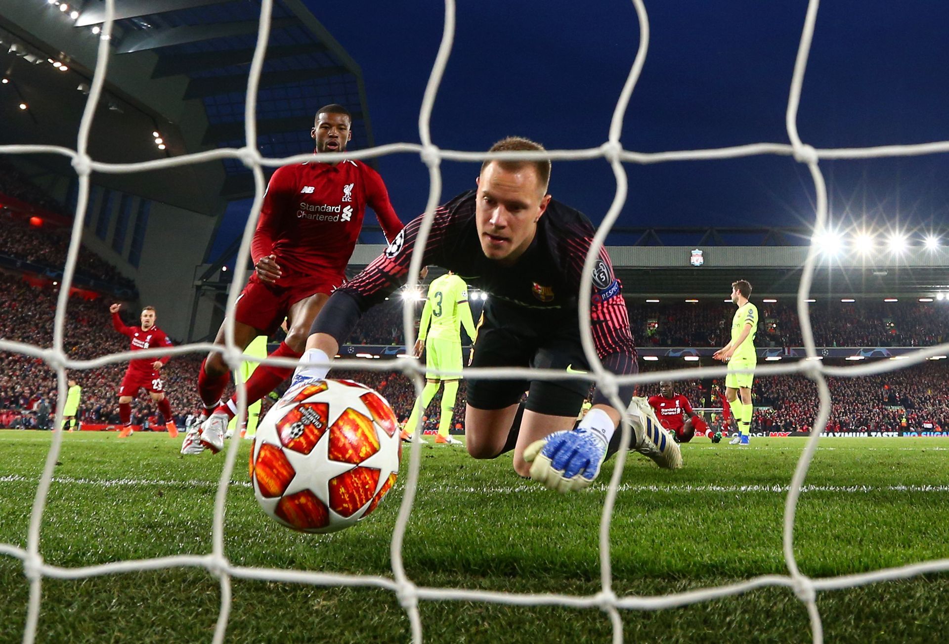 Най-великият мач в ерата "Клоп" - 4:0 срещу Барселона в реванша от полуфиналите през 2019-а. След 0:3 навън, Ливърпул обърна по невероятен сценарий и стигна втори пореден финал