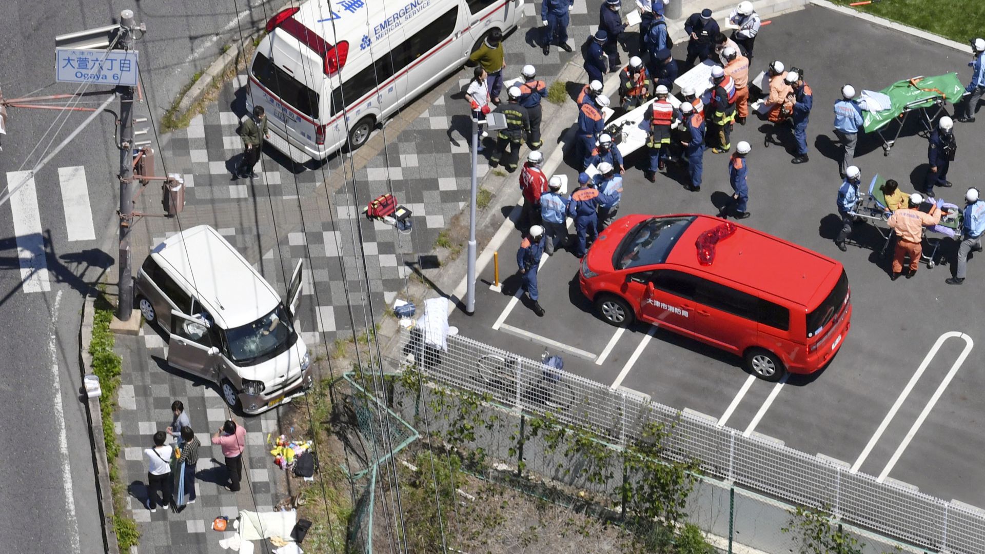 Жена уби с кола 2 деца и рани още 11 в Япония