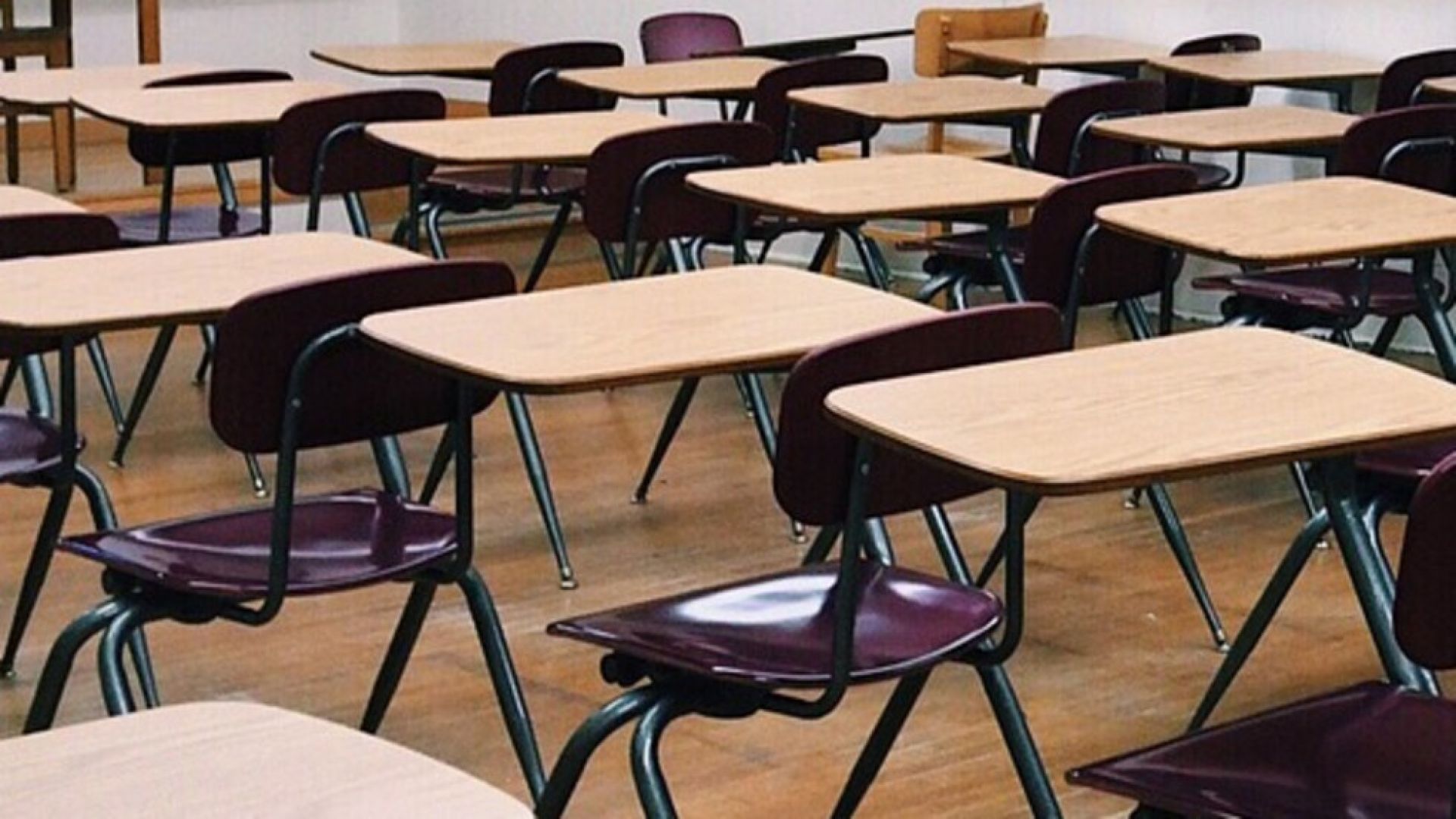 С изпит по български език и литература започва Националното външно