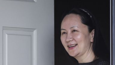 Мън Ванчжоу: Ще се боря със "зъби и нокти" срещу екстрадация в САЩ