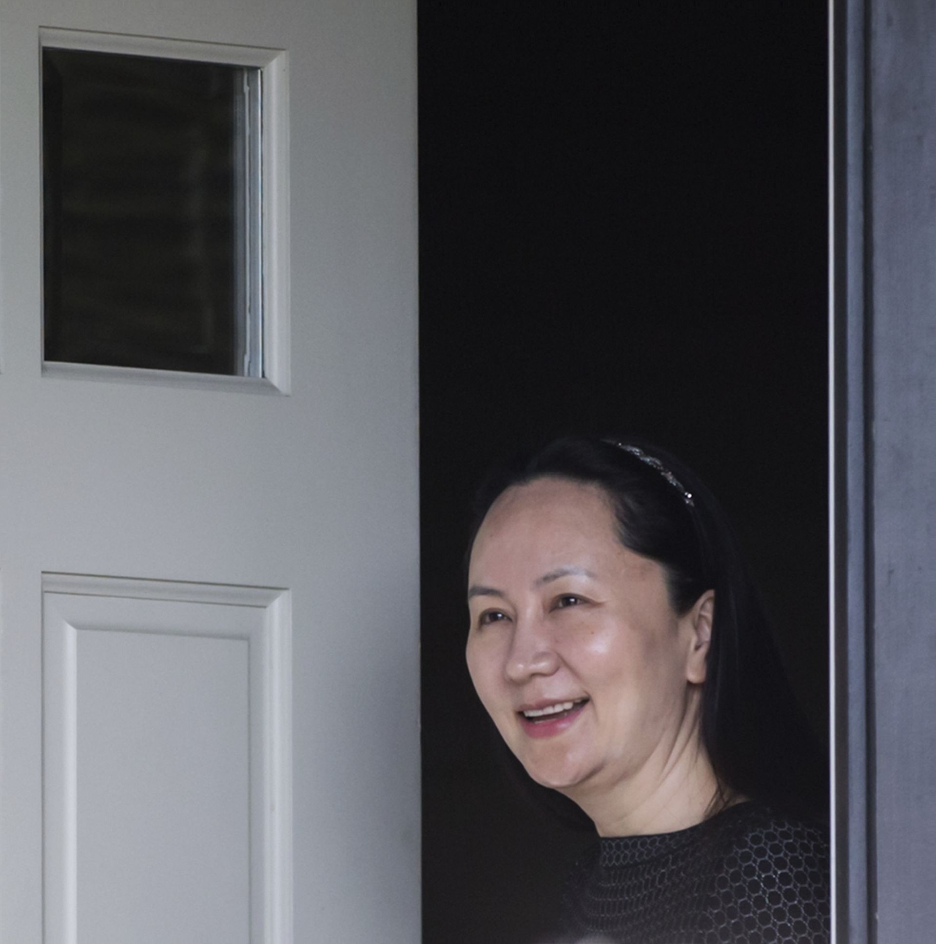 Финансовата директорка на китайския телекомуникационен гигант Хуавей се изправи пред съд във Ванкувър