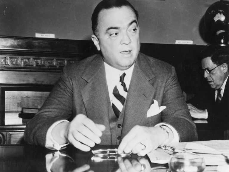 Джон Едгар Хувър - човекът, който 48 г. знаеше всички тайни на ...