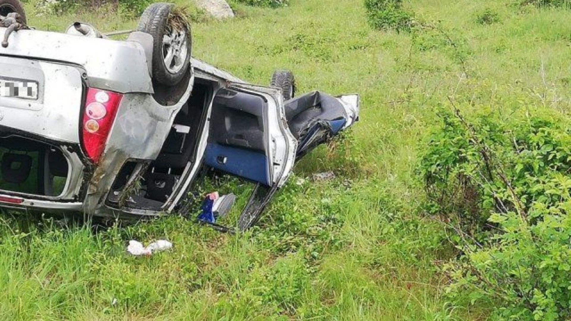 Майка с две деца пострадаха при катастрофа тази сутрин на