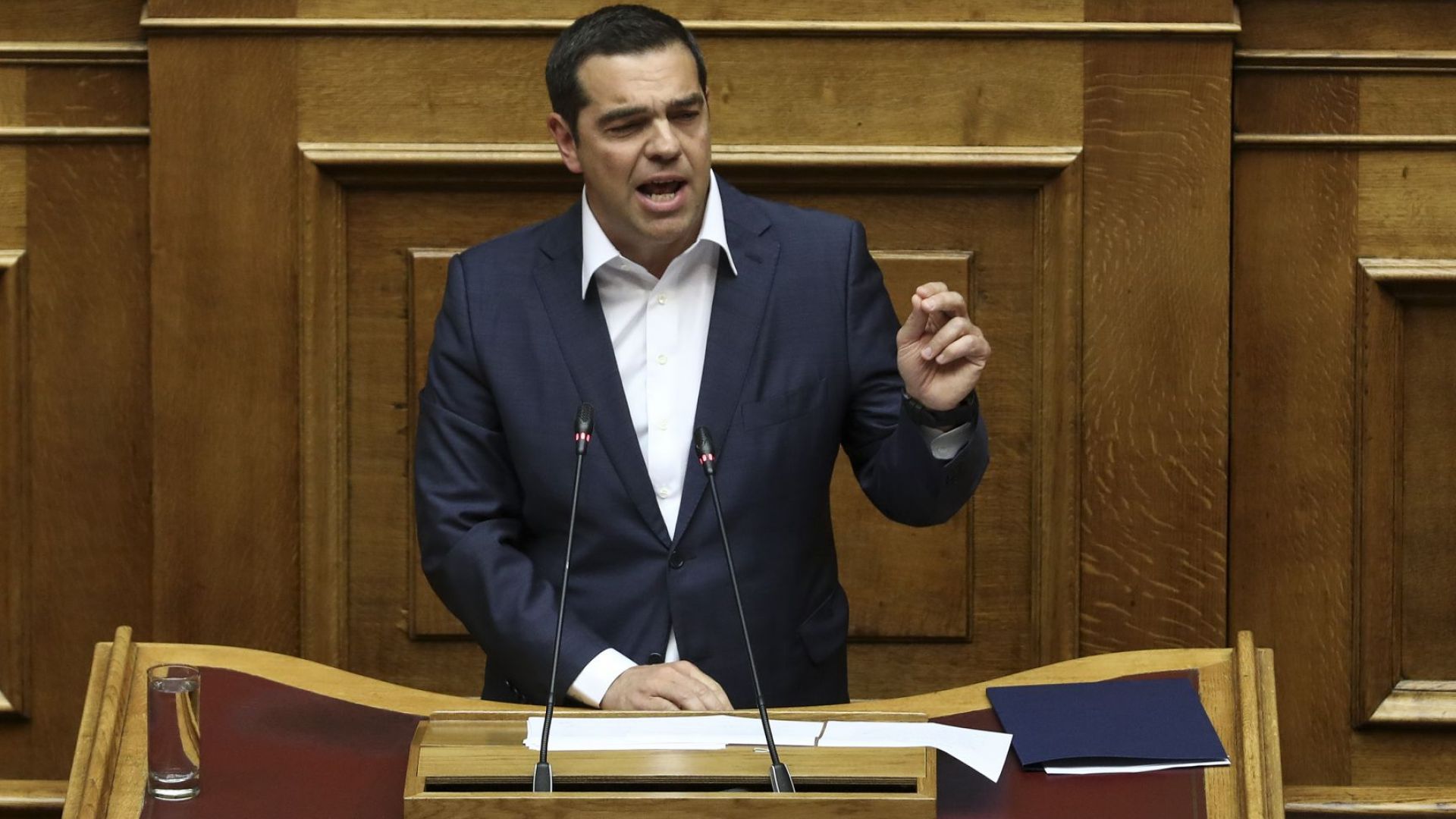Правителството на Алексис Ципрас оцеля при процедура по гласуване на