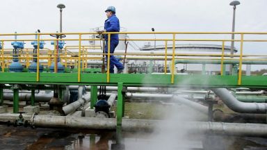 Приходите в руската хазна от петрол и газ рязко спадат