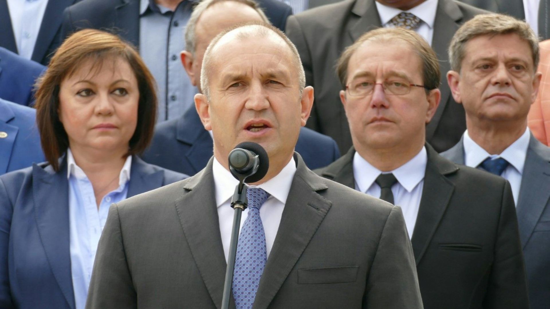 Всеки опит за намеса отвън в българската образователна система в