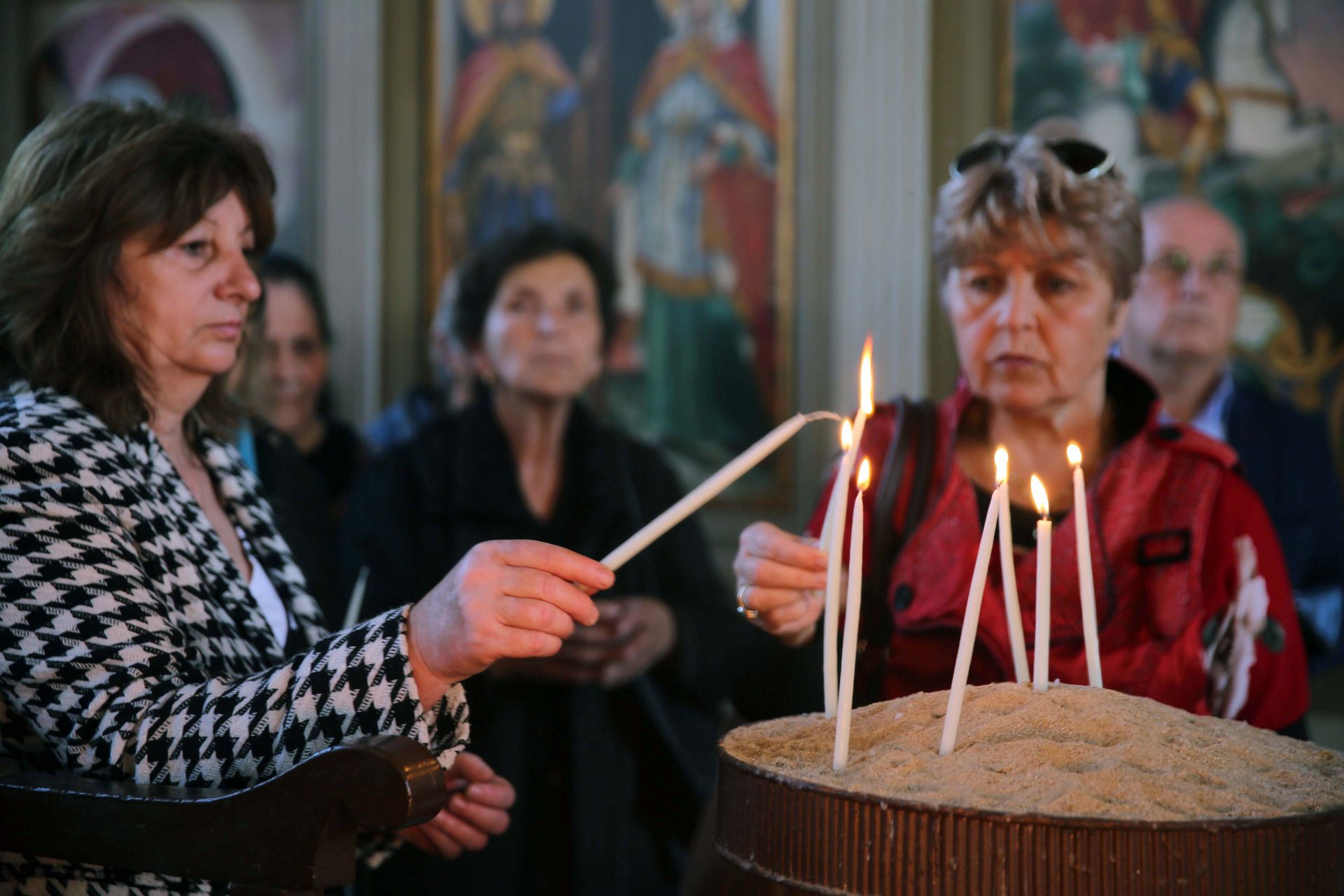 Храмът посрещна много миряни, гости от града, България, Истанбул