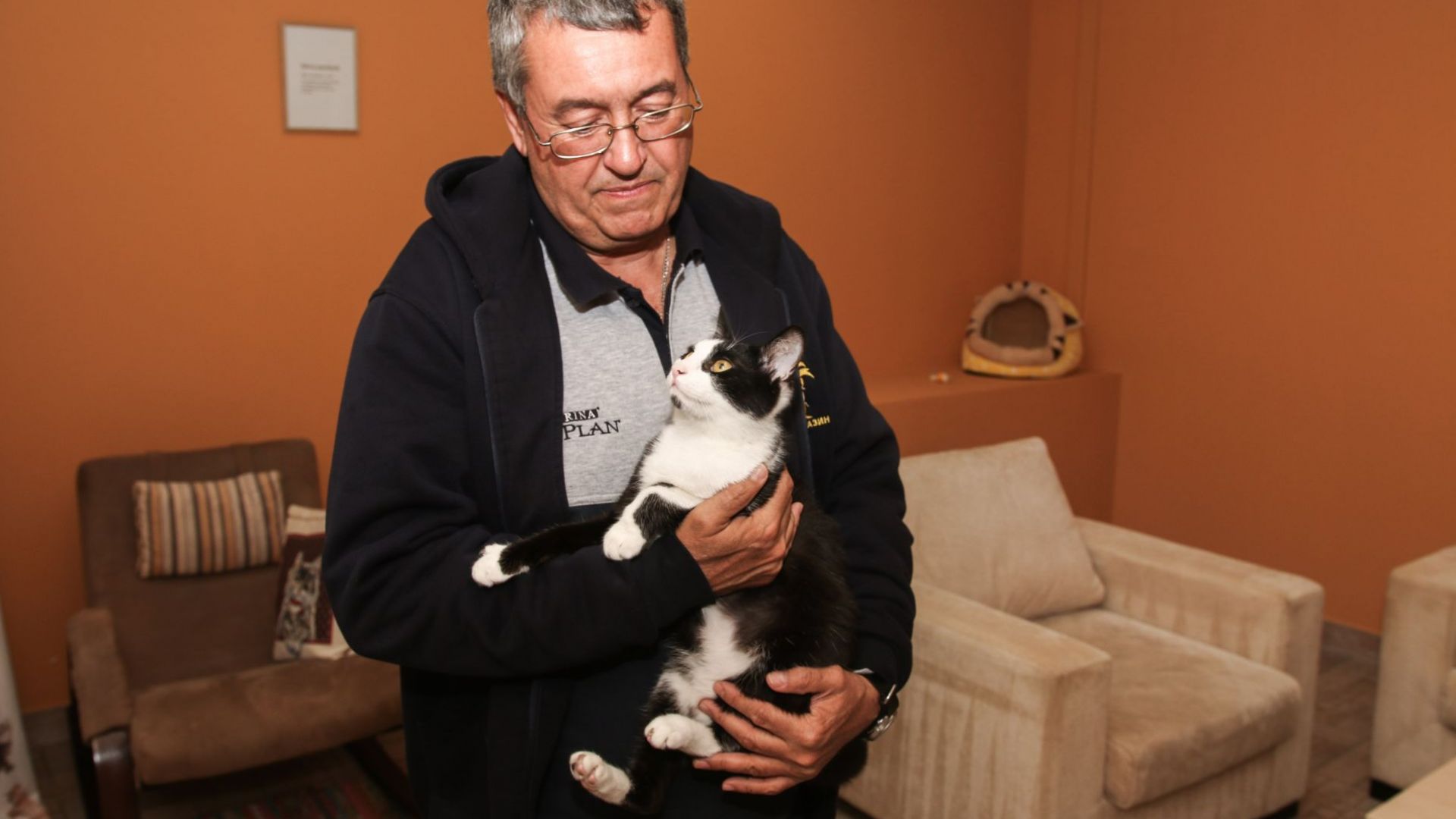 Приятелят на котките Асен Асенов: Те са родени началници, трябва да сме готови да понесем качествата им