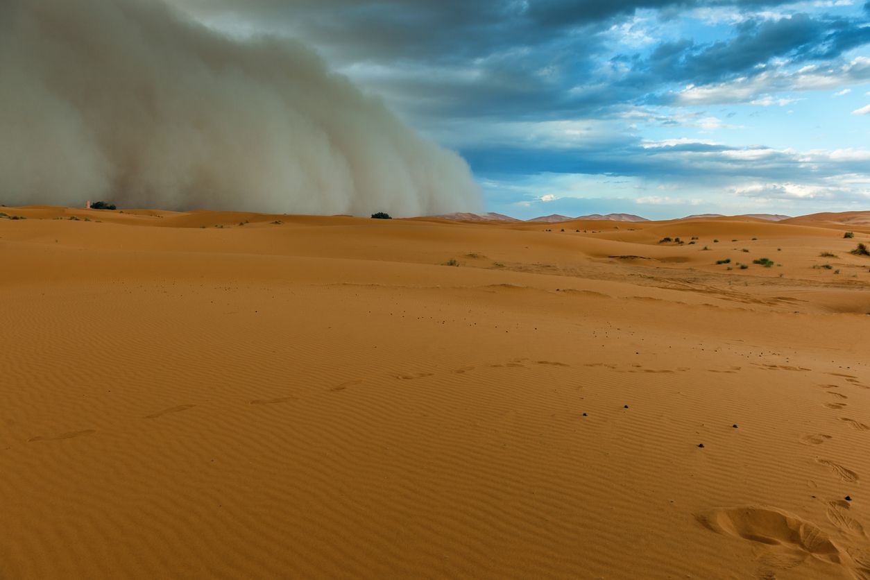 Праховите частици тръгват от пустинята Сахара