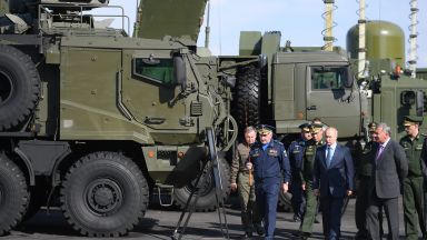 Шест  Су-57 ескортираха Путин до Ахтубинск (видео)