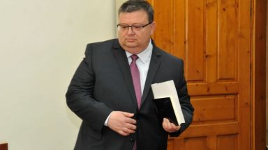  Цацаров изиска от ДАНС всички сметки, вложения и парцели в чужбина на властимащите 
