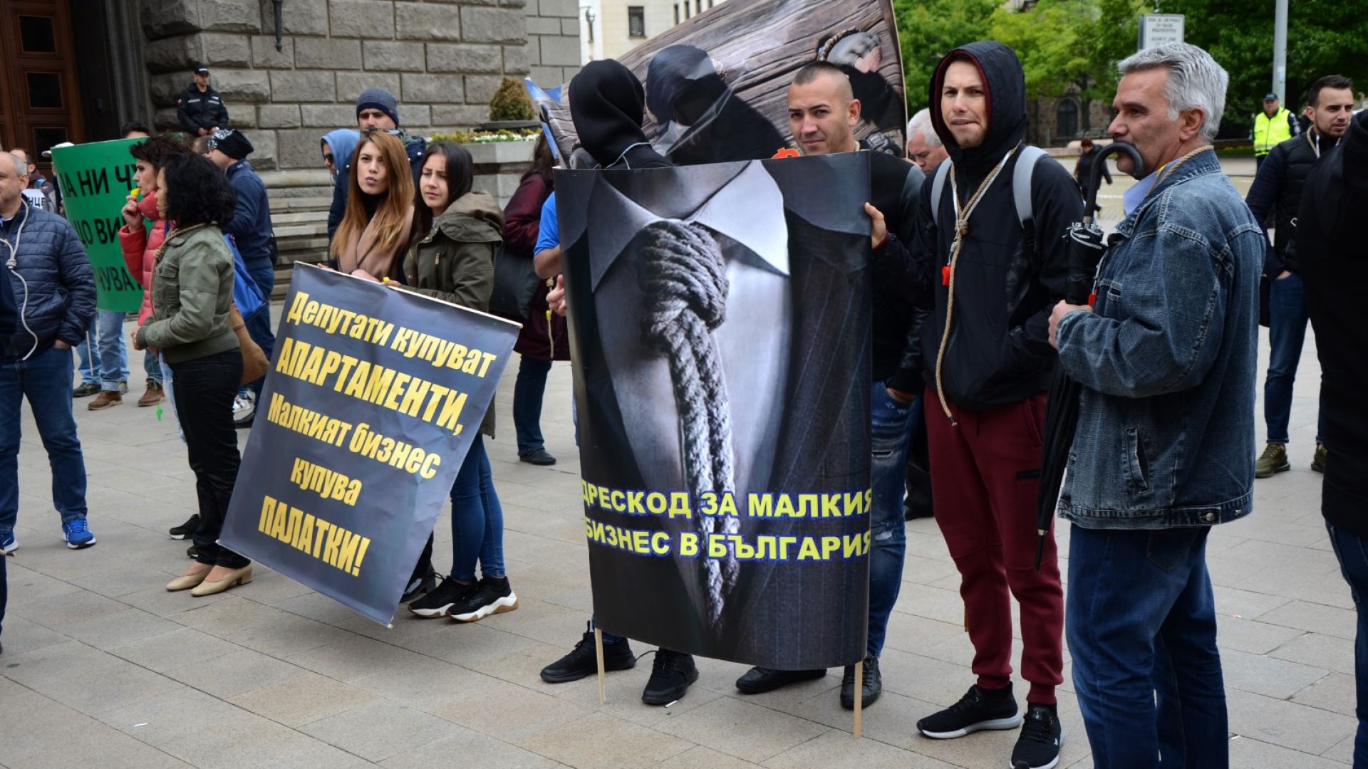 Представители на 275 малки производители на електроенергия от възобновяеми енергийни