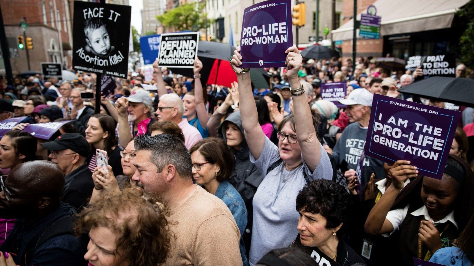 Сенатът на Алабама подкрепи законопроект за забрана на почти всички