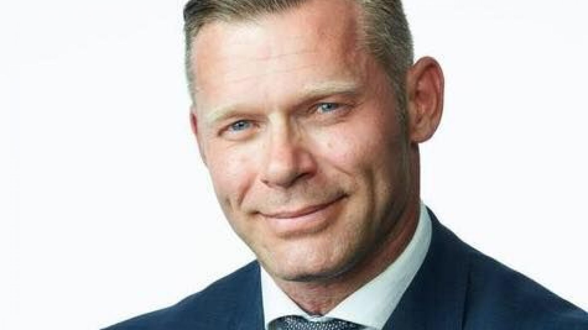 Датският депутат Йоахим Олсен който е бивш олимпийски стрелец предизвика
