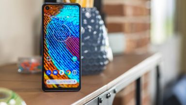 Motorola ще представи смартфон с 5х оптично увеличение