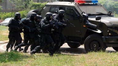 Петима души подпомагали атентаторите в Истанбул са задържани в България