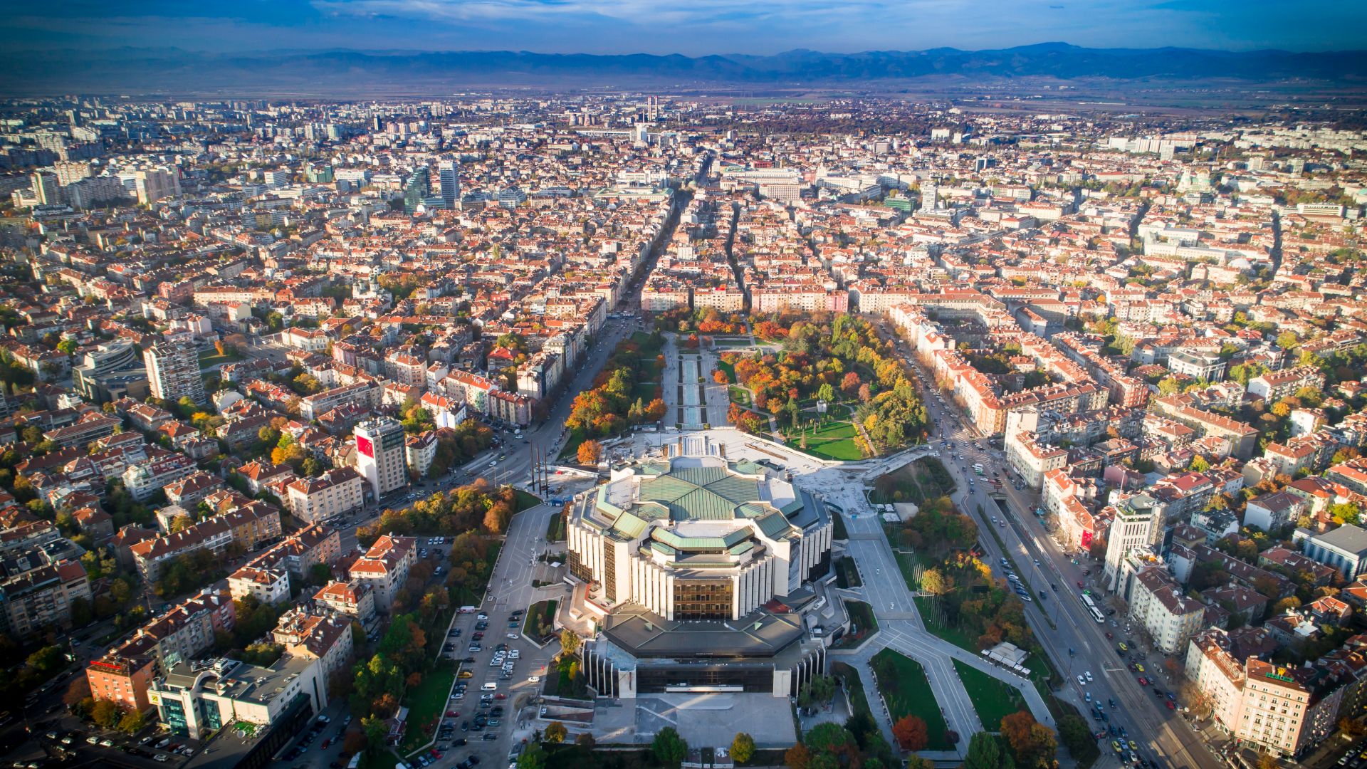 Обмислят "червена зона"  и "жълти места" за паркиране в София