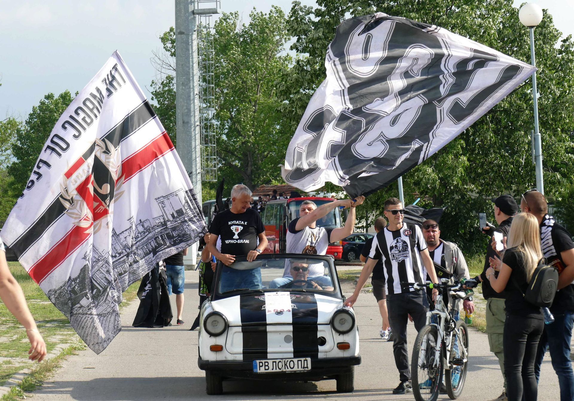 Собственикът Христо Крушарски избра култов автомобил за шествието