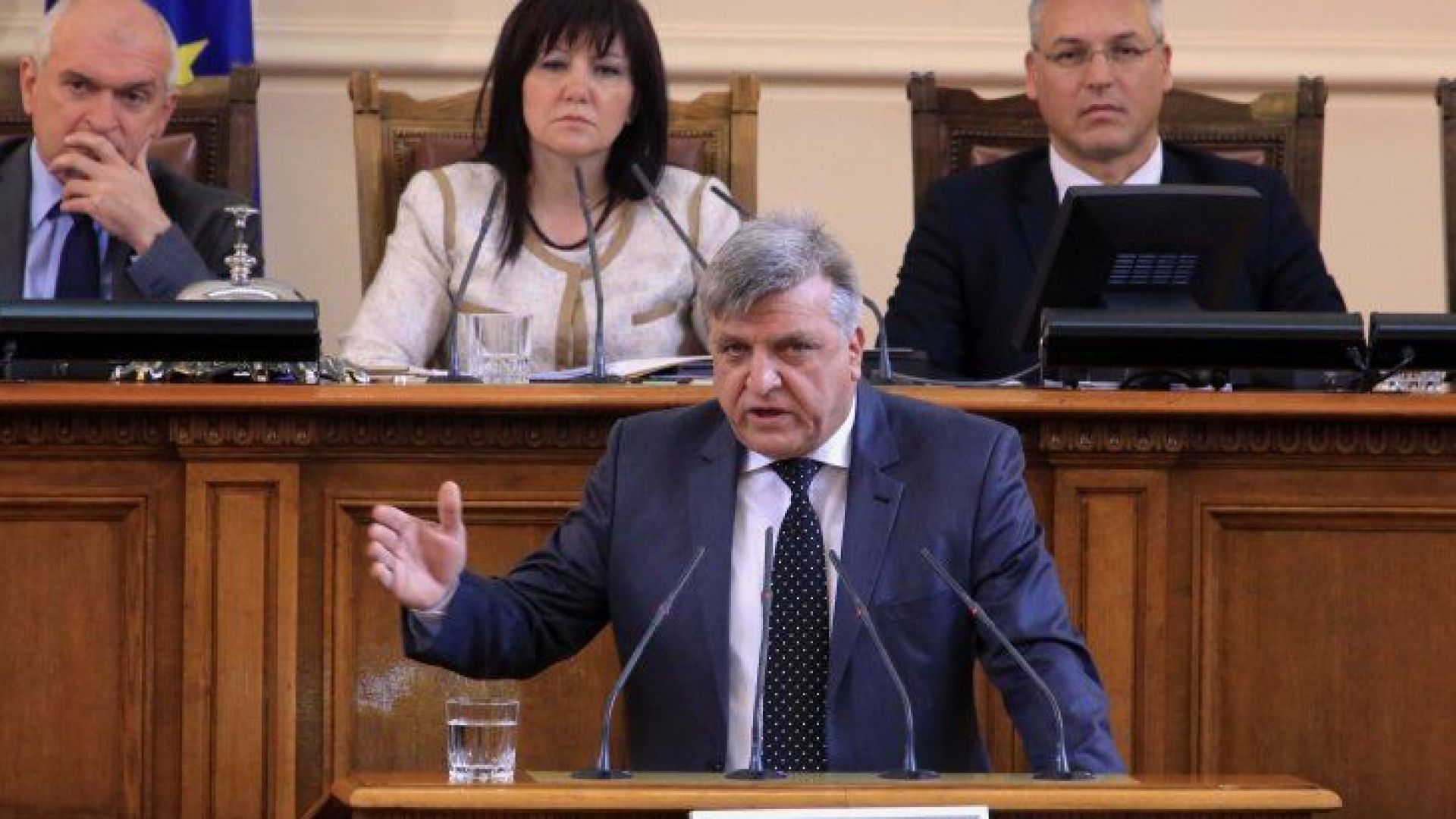 Депутатът от БСП Манол Генов оправдан за купуване на гласове