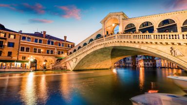 Венеция взе на мушка проститутките и пияните туристи