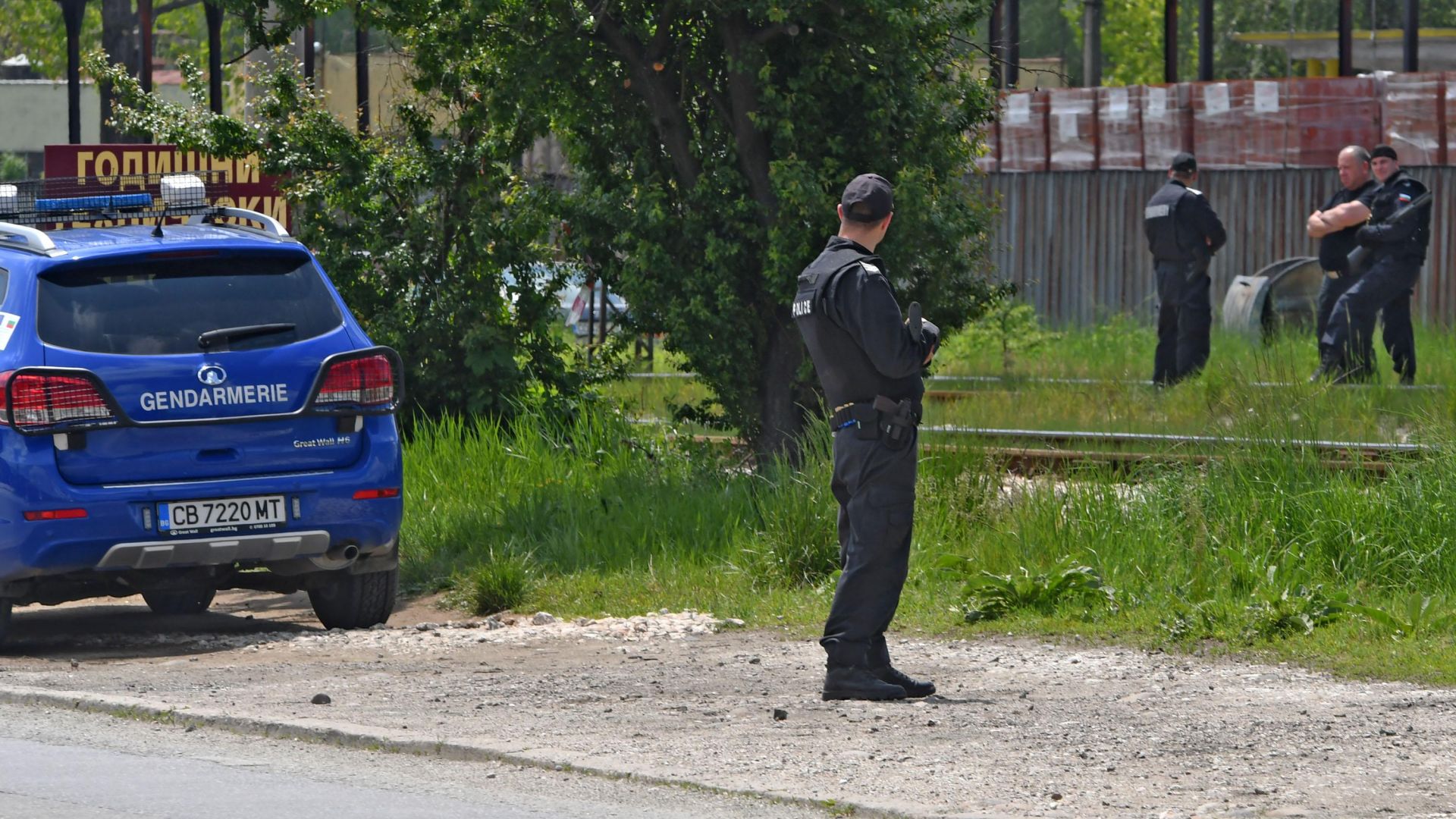 Оръжието което полицията намери днес до Костенец в издирването на