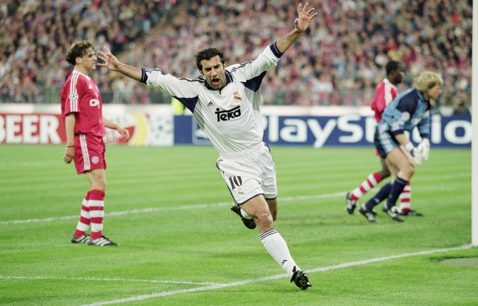 Луиш Фиго изигра 239 мача за Реал, гарнирани с 2 титли и трофей от Шампионска лига.