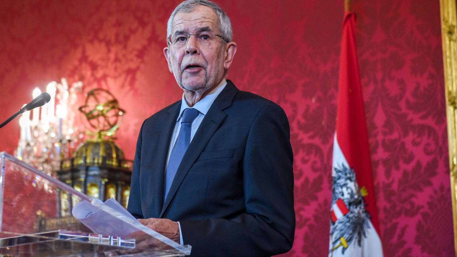 Австрийският президент Александър Ван дер Белен предложи днес предсрочните парламентарни