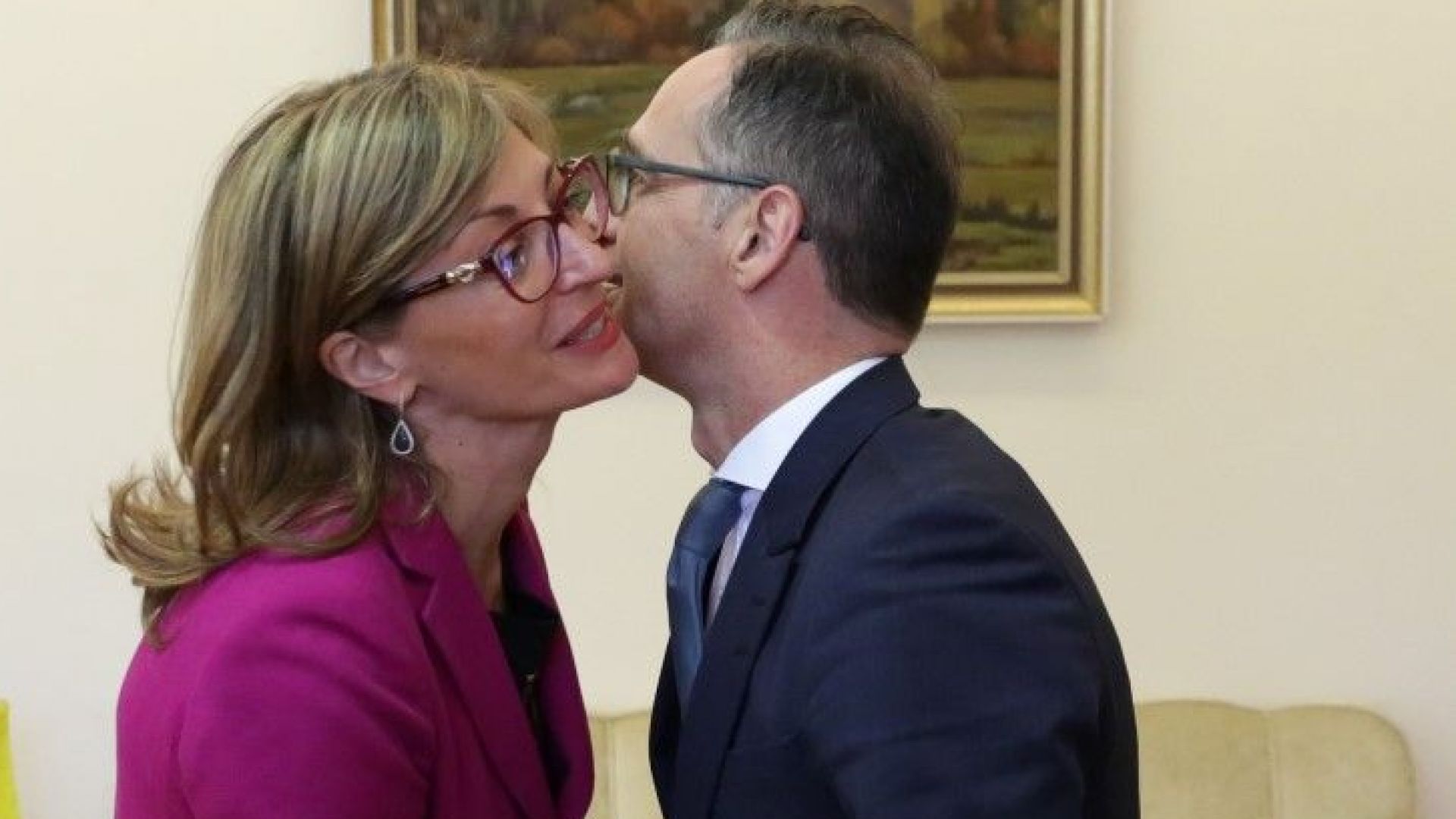 Вицепремиерът и министър на външните работи Екатерина Захариева се срещна