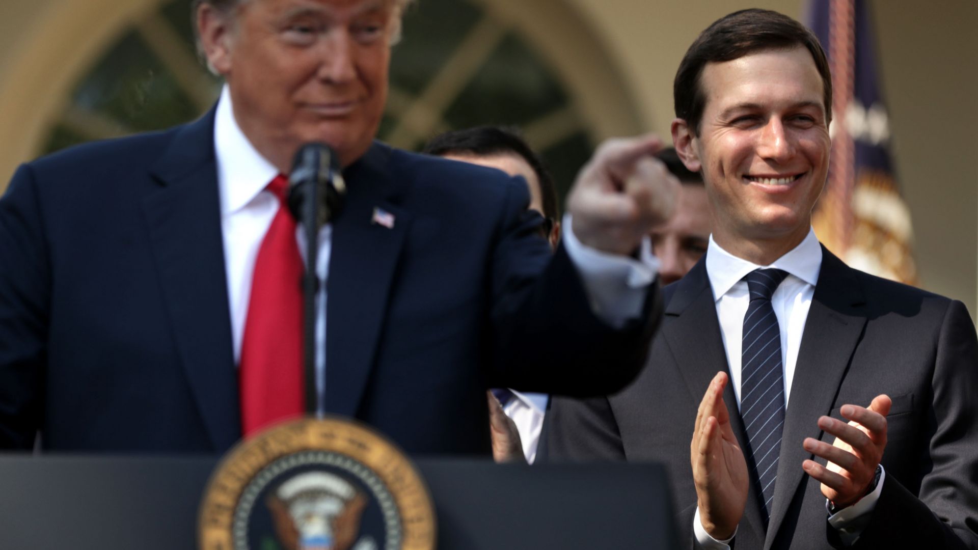 Експерти по борба с прането на пари на Дойче банк