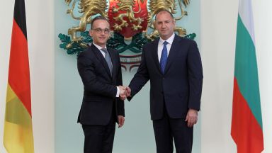 Президентът похвали военната ни индустрия пред Хайко Маас