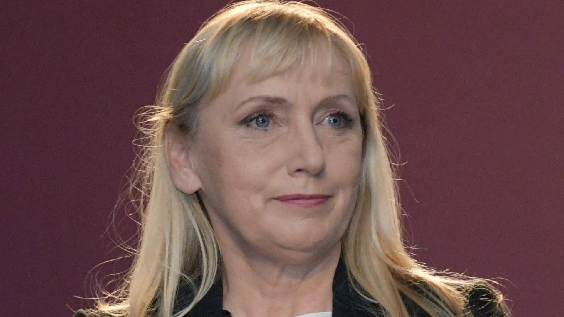 Елена Йончева внесе сигнали до прокуратурата във връзка с прехвърлянето